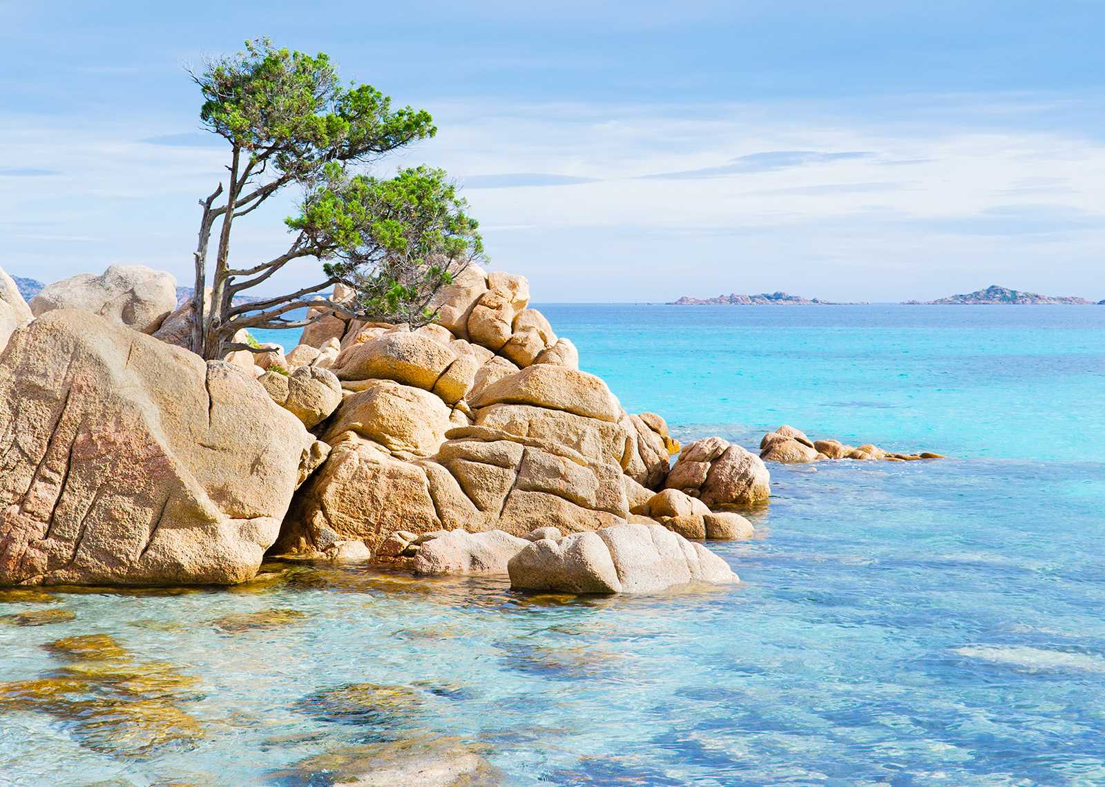 Weed in Sardinia: The Complete 2025 Guide to Cannabis on Italy’s Paradise Island