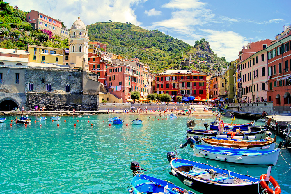 Finding Weed in Cinque Terre: Complete Visitor’s Guide 2025